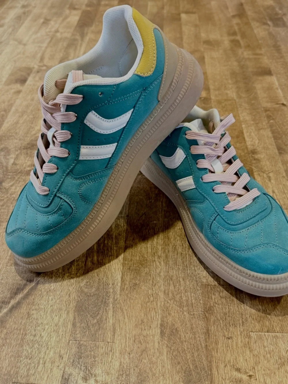 Madden Girl Goalie Platform Sneaker Women Size 7 EUC
